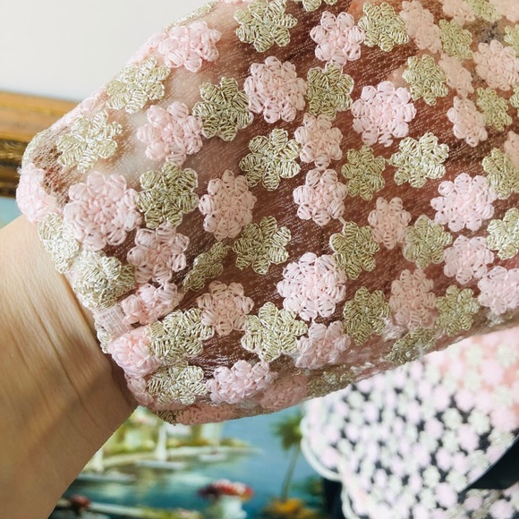 ALBERTO MAKALI Pink Gold Flowers Shoulder Off Sleeve Top - Picture 14 of 14